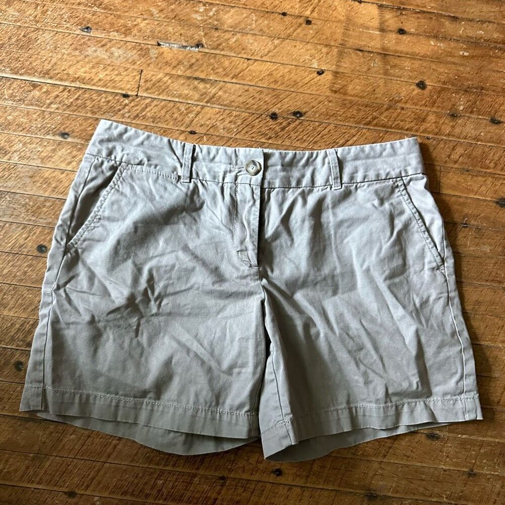 Loft gray flat front normcore size 8 minimalist preppy shorts